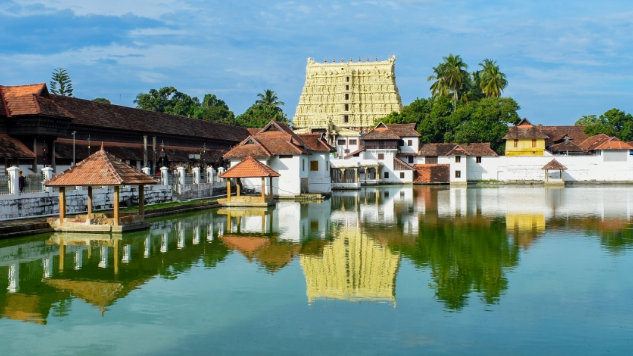Sree Padmanabhaswamy Temple - Kerala Taxi Tour - Experiences ...